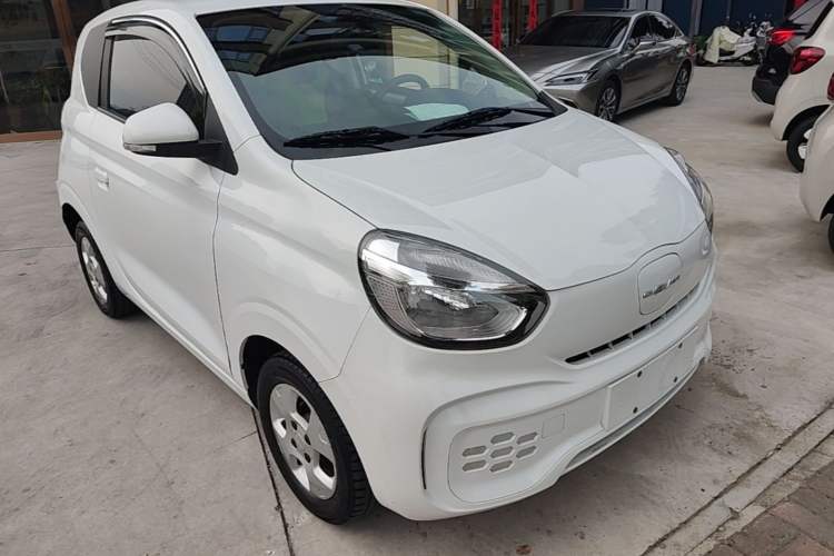 Used Roewe Clever 2021 302 km New Four-Seater Super-Efficient Version Front Right 45 Deg