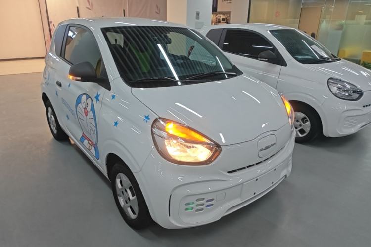 Used Roewe Clever 2021 302 km New Four-Seater Super-Efficient Version Front Right 45 Deg