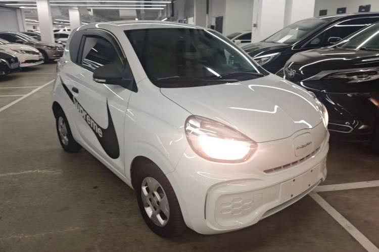 Used Roewe Clever 2021 302km Excellence Edition Front Right 45 Deg