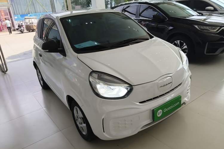 Used Roewe Clever 2021 302 km New Four-Seater Super-Efficient Version Front Right 45 Deg