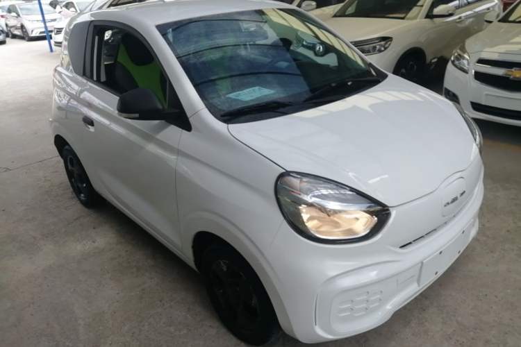 Used Roewe Clever 2021 302km Excellence Edition Front Right 45 Deg