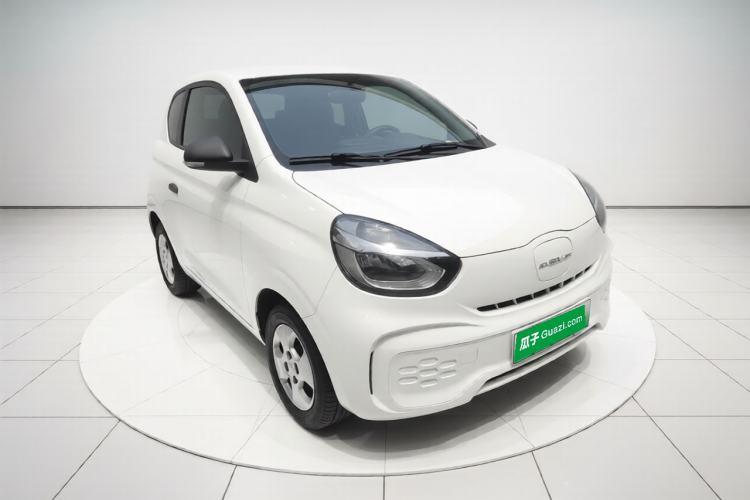 Used Roewe Clever 2021 302 km New Four-Seater Super-Efficient Version Front Right 45 Deg