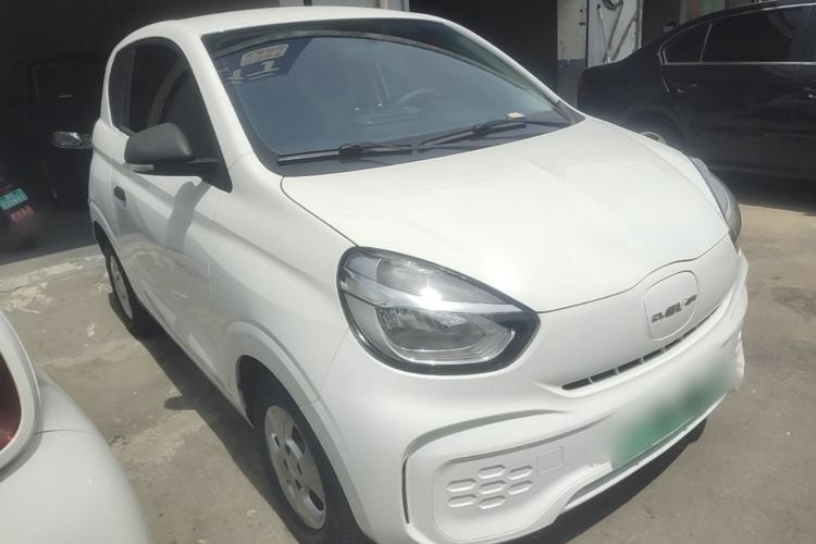 Used Roewe Clever 2021 302 km New Four-Seater Super-Efficient Version Front Right 45 Deg
