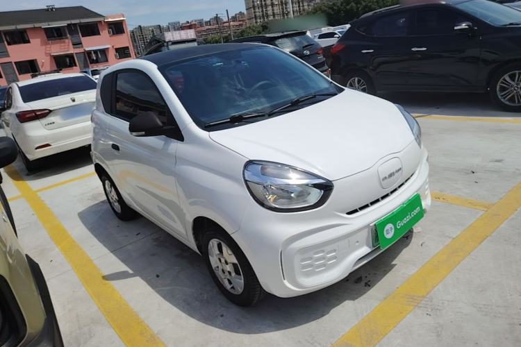 Used Roewe Clever 2021 302km All-Round Version Front Right 45 Deg