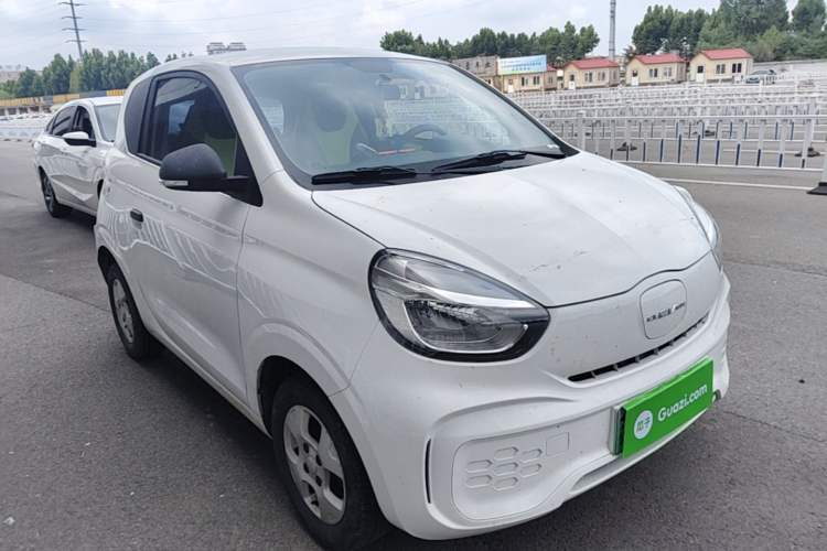Used Roewe Clever 2021 302 km New Four-Seater Super-Efficient Version Front Right 45 Deg