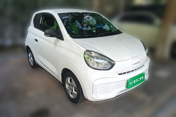 Used Roewe Clever 2021 302 km New Four-Seater Super-Efficient Version Front Right 45 Deg