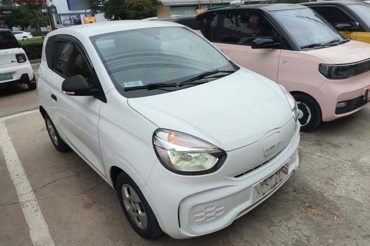 Used Roewe Clever 2021 302 km New Four-Seater Super-Efficient Version Front Right 45 Deg
