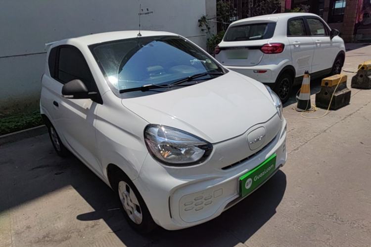 Used Roewe Clever 2021 302 km New Four-Seater Super-Efficient Version Front Right 45 Deg