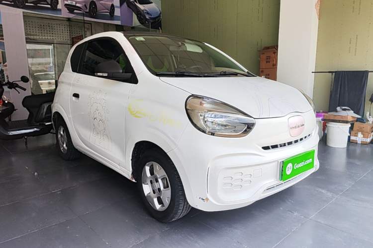 Used Roewe Clever 2021 302 km New Four-Seater Super-Efficient Version Front Right 45 Deg