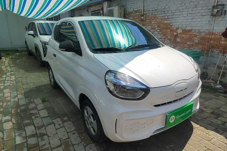 Used Roewe Clever 2021 302 km New Four-Seater Super-Efficient Version Front Right 45 Deg