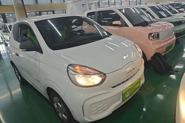 Used Roewe Clever 2021 302 km New Four-Seater Super-Efficient Version Front Right 45 Deg