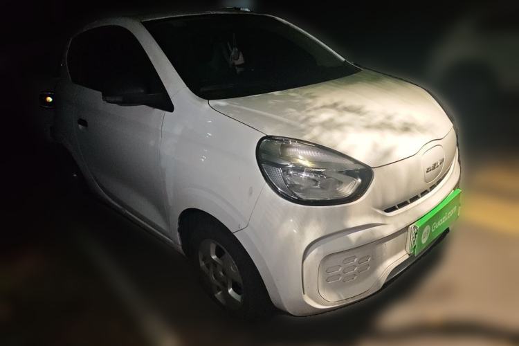Used Roewe Clever 2021 302 km New Four-Seater Super-Efficient Version Front Right 45 Deg