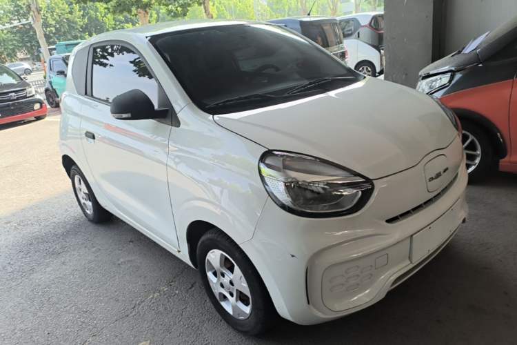 Used Roewe Clever 2021 302 km New Four-Seater Super-Efficient Version Front Right 45 Deg