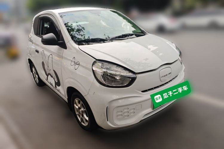 Used Roewe Clever 2021 302 km New Four-Seater Super-Efficient Version Front Right 45 Deg