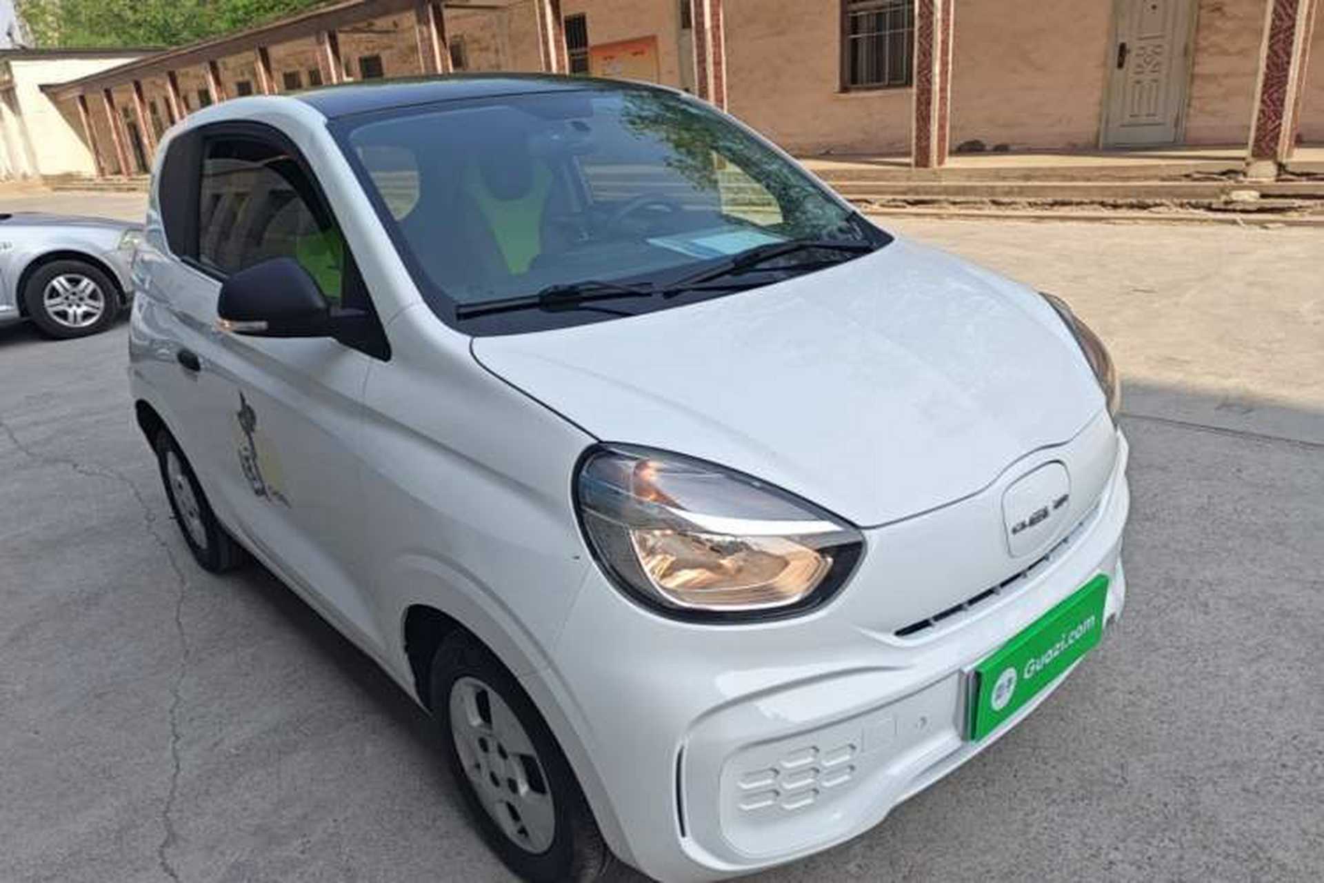 Used Roewe Clever 2021 302km All-Round Version Front Right 45 Deg