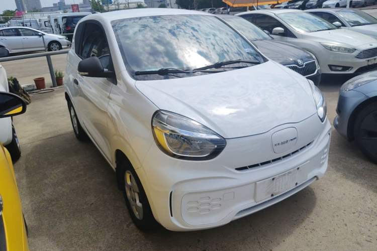 Used Roewe Clever 2021 302 km New Four-Seater Super-Efficient Version Front Right 45 Deg