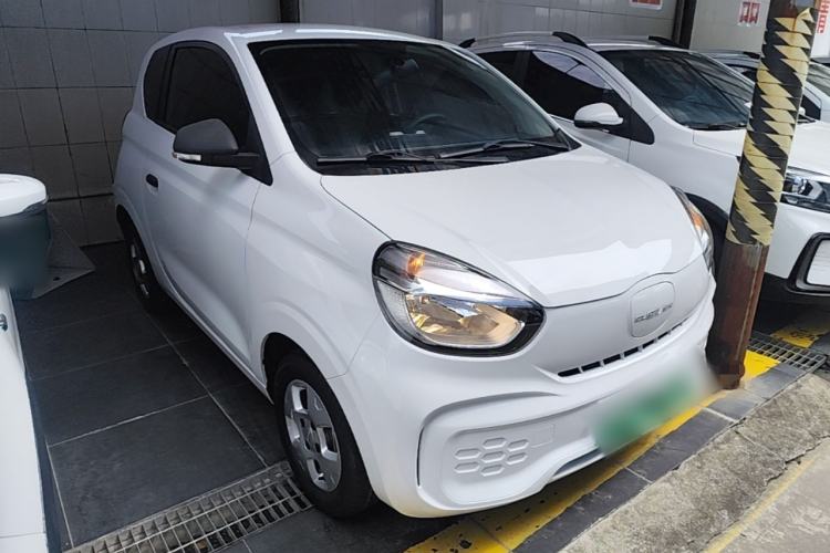 Used Roewe Clever 2021 302 km New Four-Seater Super-Efficient Version Front Right 45 Deg
