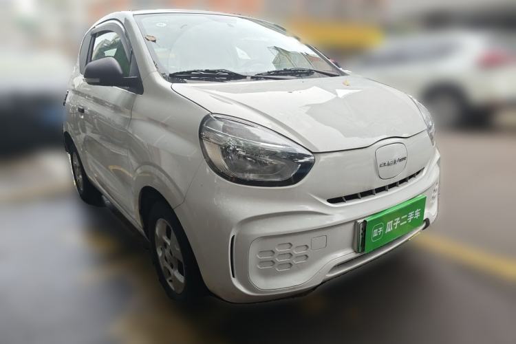 Used Roewe Clever 2021 302 km New Four-Seater Super-Efficient Version Front Right 45 Deg