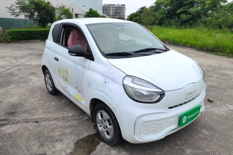Used Roewe Clever 2021 302 km New Four-Seater Super-Efficient Version Front Right 45 Deg