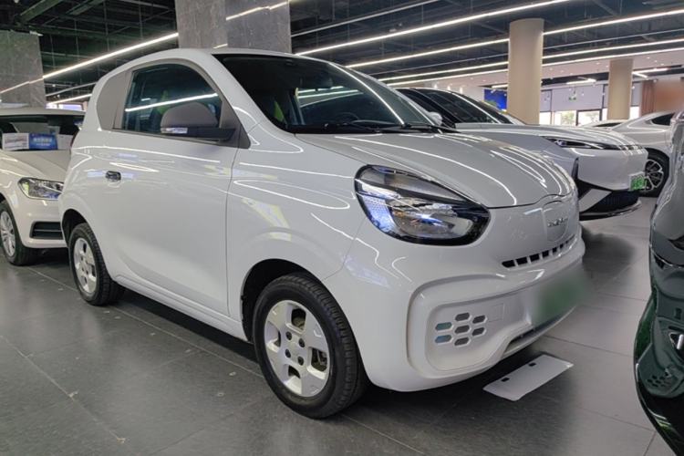 Used Roewe Clever 2021 302 km New Four-Seater Super-Efficient Version Front Right 45 Deg