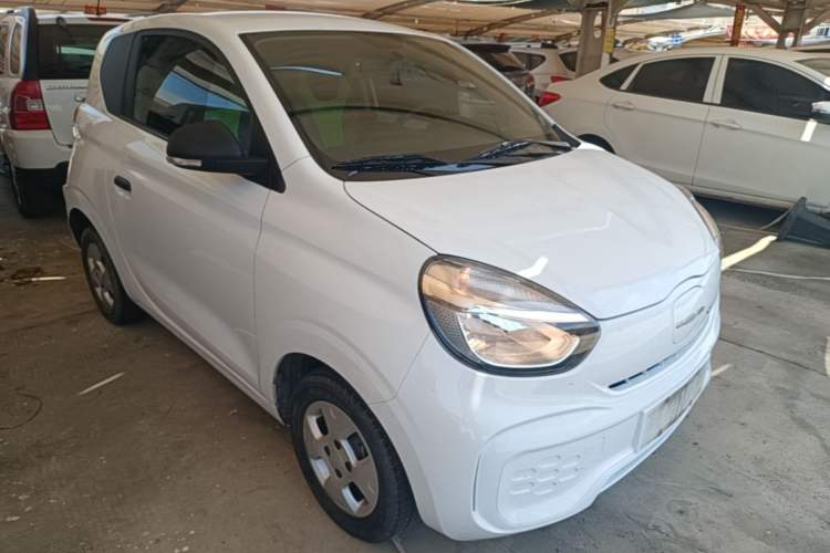 Used Roewe Clever 2021 302 km New Four-Seater Super-Efficient Version Front Right 45 Deg