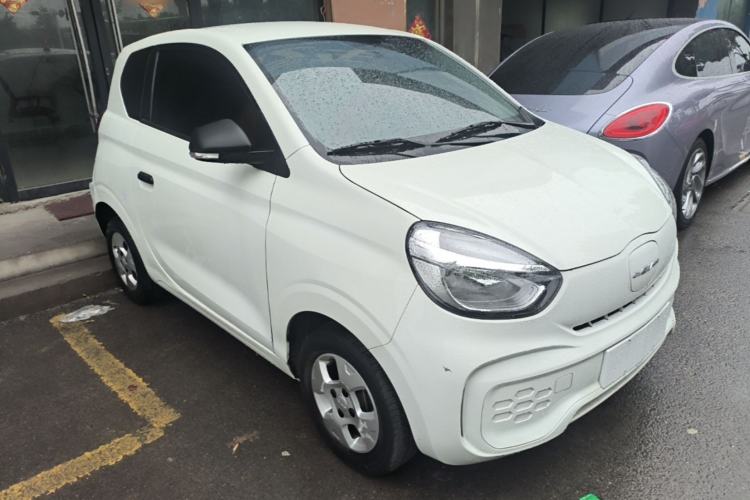 Used Roewe Clever 2021 302 km New Four-Seater Super-Efficient Version Front Right 45 Deg