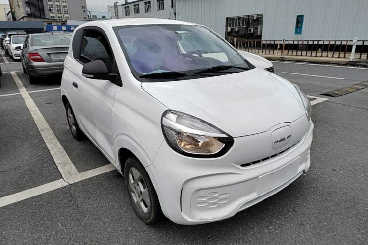 Used Roewe Clever 2021 302 km New Four-Seater Super-Efficient Version Front Right 45 Deg
