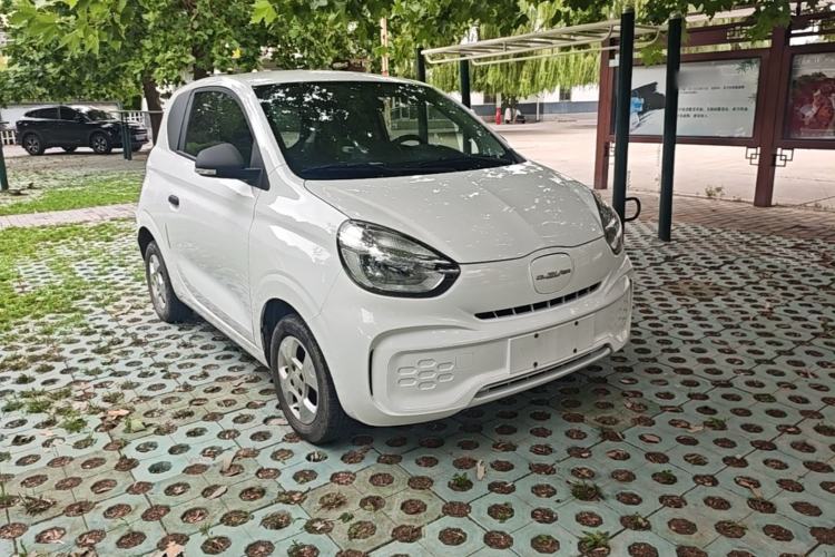 Used Roewe Clever 2021 302 km New Four-Seater Super-Efficient Version Front Right 45 Deg