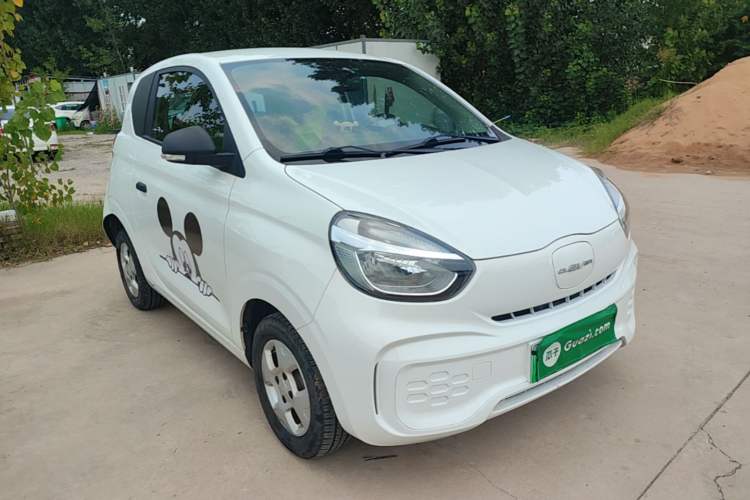 Used Roewe Clever 2021 302 km New Four-Seater Super-Efficient Version Front Right 45 Deg