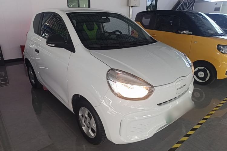 Used Roewe Clever 2021 302 km New Four-Seater Super-Efficient Version Front Right 45 Deg