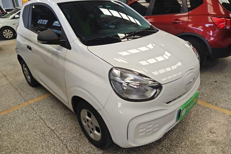 Used Roewe Clever 2021 302 km New Four-Seater Super-Efficient Version Front Right 45 Deg