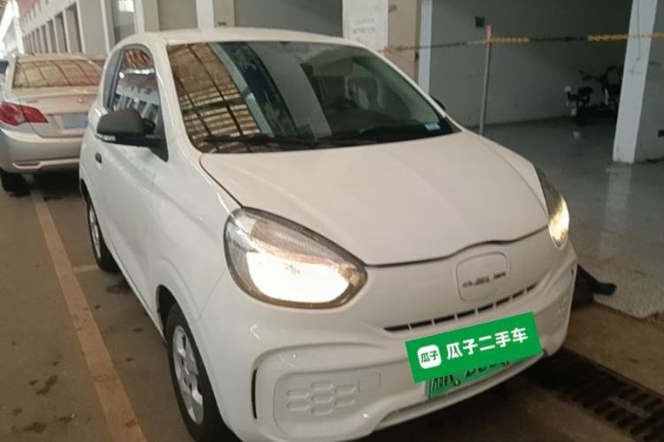Used Roewe Clever 2021 302 km New Four-Seater Super-Efficient Version Front Right 45 Deg