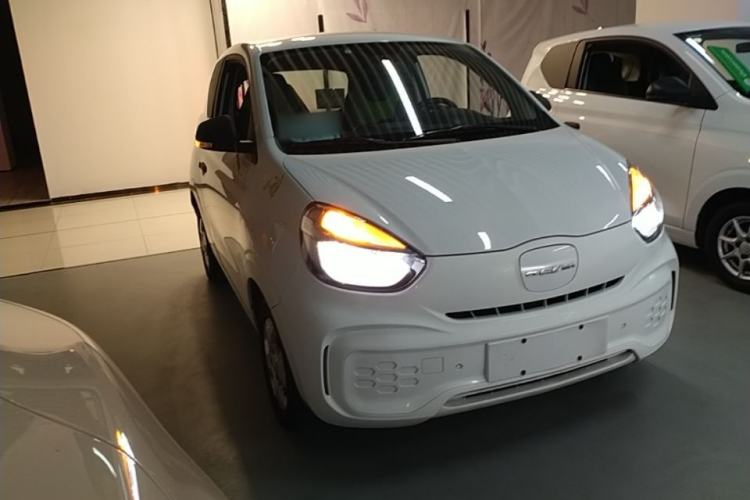 Used Roewe Clever 2021 302km All-Round Version Front Right 45 Deg