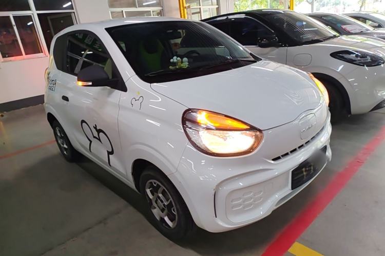 Used Roewe Clever 2021 302 km New Four-Seater Super-Efficient Version Front Right 45 Deg