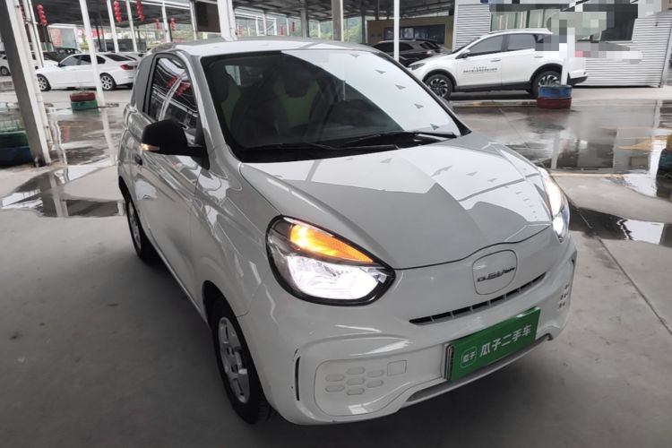Used Roewe Clever 2021 302 km New Four-Seater Super-Efficient Version Front Right 45 Deg