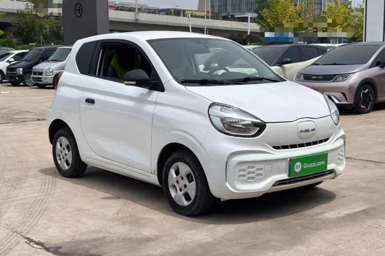 Used Roewe Clever 2021 302 km New Four-Seater Super-Efficient Version Front Right 45 Deg