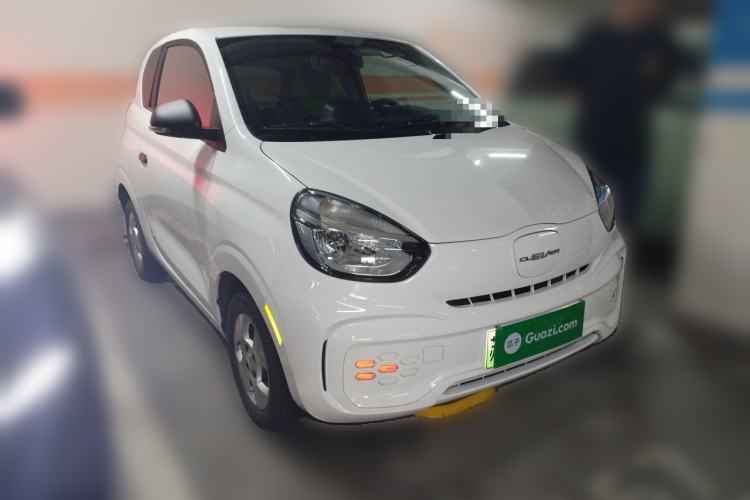 Used Roewe Clever 2021 302 km New Four-Seater Super-Efficient Version Front Right 45 Deg
