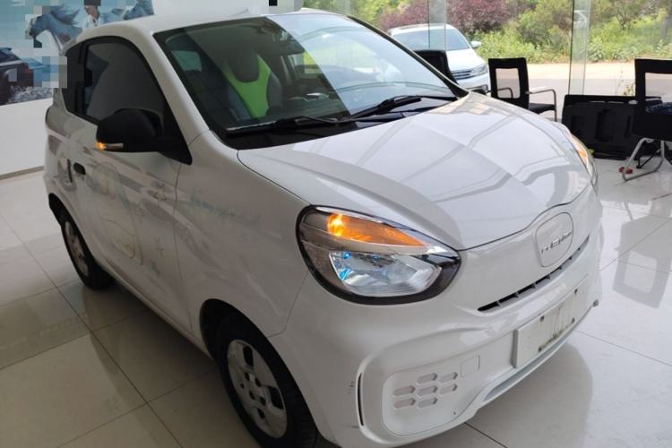 Used Roewe Clever 2021 302 km New Four-Seater Super-Efficient Version Front Right 45 Deg