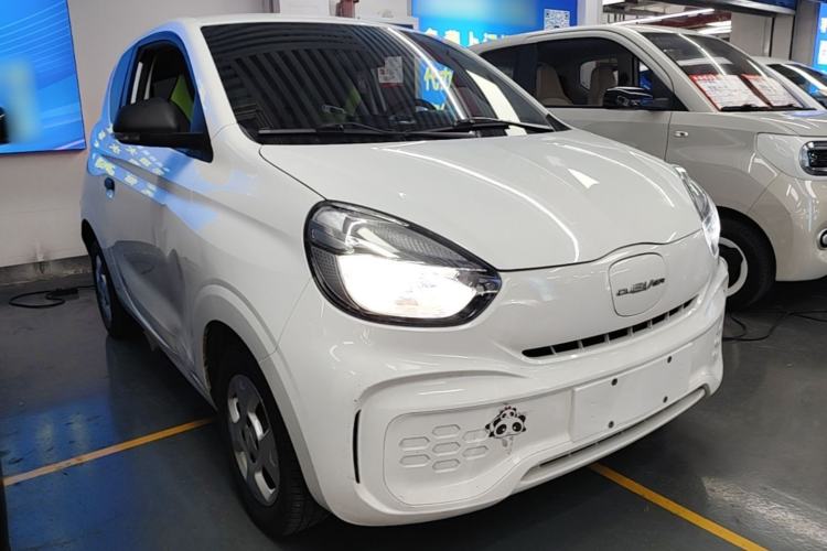 Used Roewe Clever 2021 302 km New Four-Seater Super-Efficient Version Front Right 45 Deg