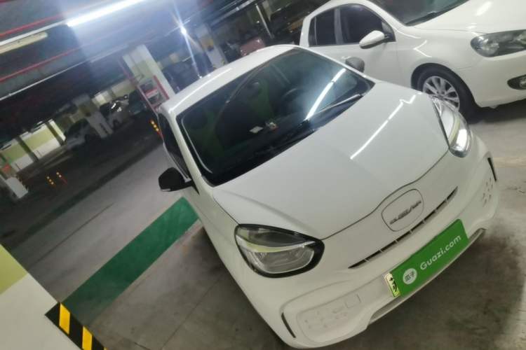 Used Roewe Clever 2021 302km Excellence Edition Front Right 45 Deg