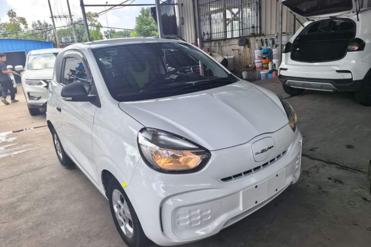 Used Roewe Clever 2021 302km Excellence Edition Front Right 45 Deg