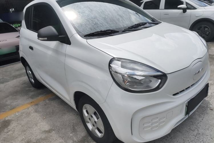 Used Roewe Clever 2021 302 km New Four-Seater Super-Efficient Version Front Right 45 Deg