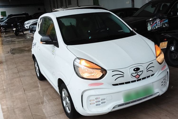 Used Roewe Clever 2021 302 km New Four-Seater Super-Efficient Version Front Right 45 Deg