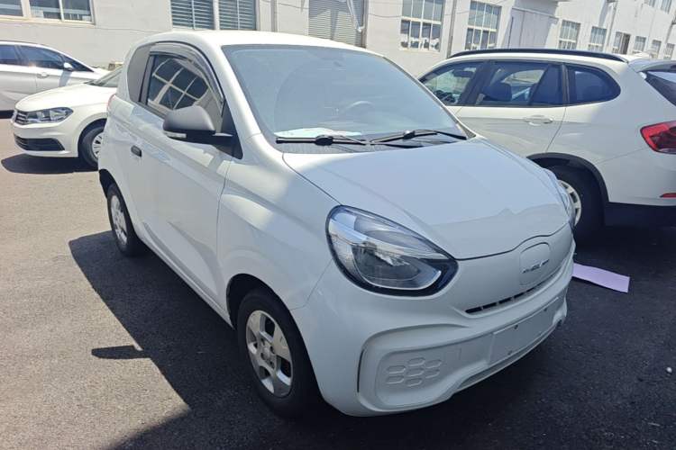 Used Roewe Clever 2021 302km All-Round Version Front Right 45 Deg