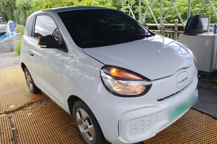 Used Roewe Clever 2021 302 km New Four-Seater Super-Efficient Version Front Right 45 Deg