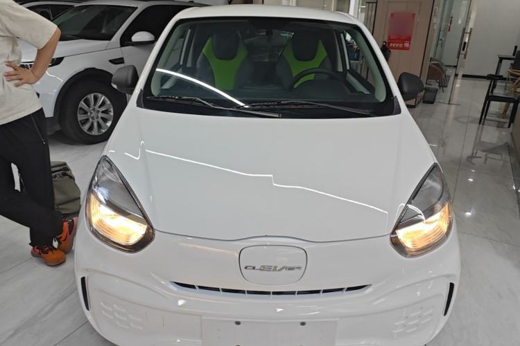 Used Roewe Clever 2021 302 km New Four-Seater Super-Efficient Version Front