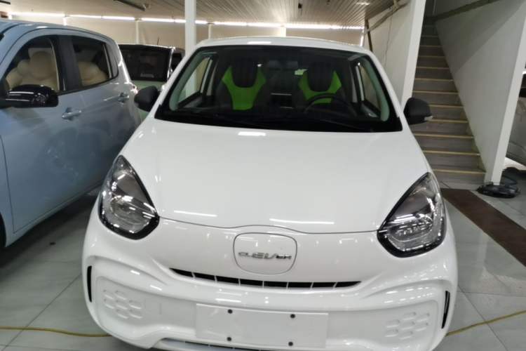 Used Roewe Clever 2021 302 km New Four-Seater Super-Efficient Version Front