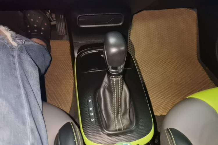 Used Roewe Clever 2021 302km All-Round Version Gear Lever