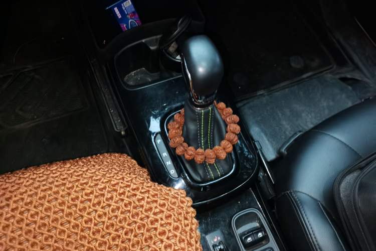 Used Roewe Clever 2021 302 km New Four-Seater Super-Efficient Version Gear Lever