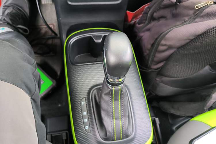 Used Roewe Clever 2021 302 km New Four-Seater Super-Efficient Version Gear Lever